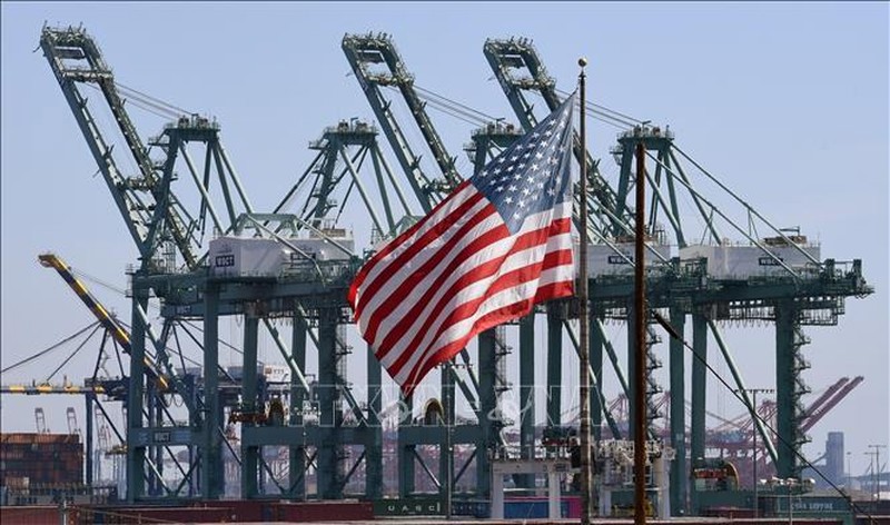 Hoạt động tại Cảng Long Beach, ở Los Angeles, Mỹ.