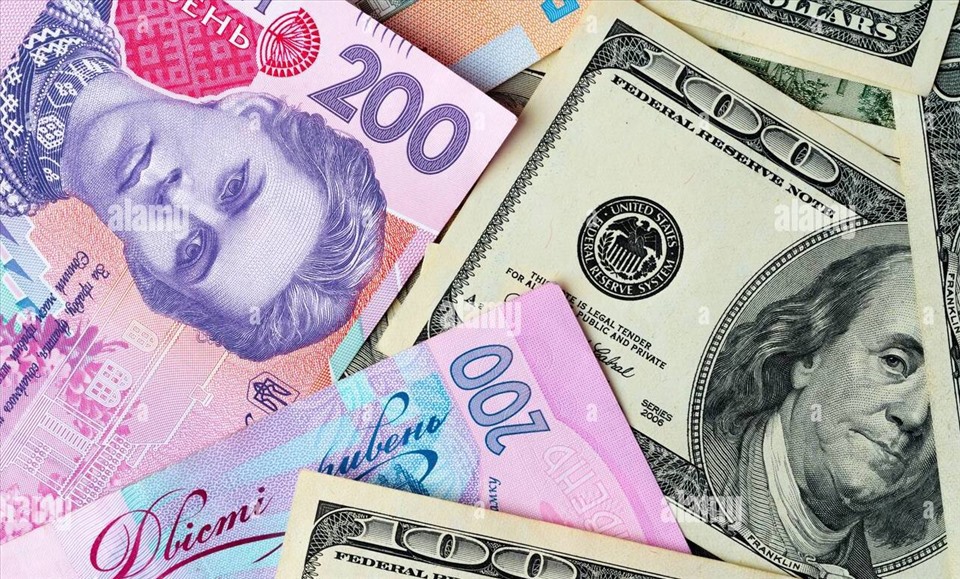 Ukraina giảm 25% tỷ giá hối đoái chính thức của đồng hryvnia so với đồng USD. Ảnh: Alamy