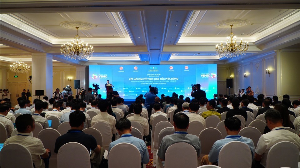 Diễn đ&agrave;n kết nối kinh tế trục cao tốc ph&iacute;a Đ&ocirc;ng giữa Quảng Ninh - Hải Ph&ograve;ng - Hải Dương - Hưng Y&ecirc;n. Ảnh: Nguyễn H&ugrave;ng&nbsp;