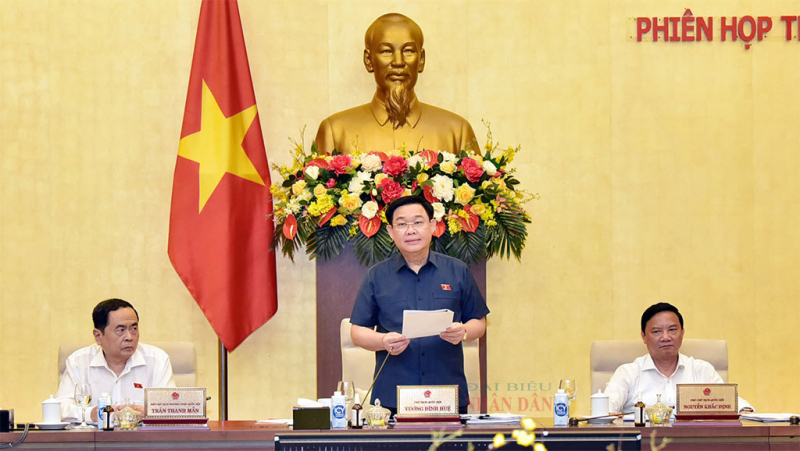 Chủ tịch Quốc hội Vương Đình Huệ phát biểu bế mạc Phiên họp thứ 14 của Ủy ban Thường vụ Quốc hội..