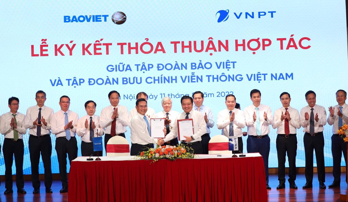 BVH và VNPT ký kết thỏa thuận hợp tác toàn diện 10 năm 2022-2032 - Ảnh 1