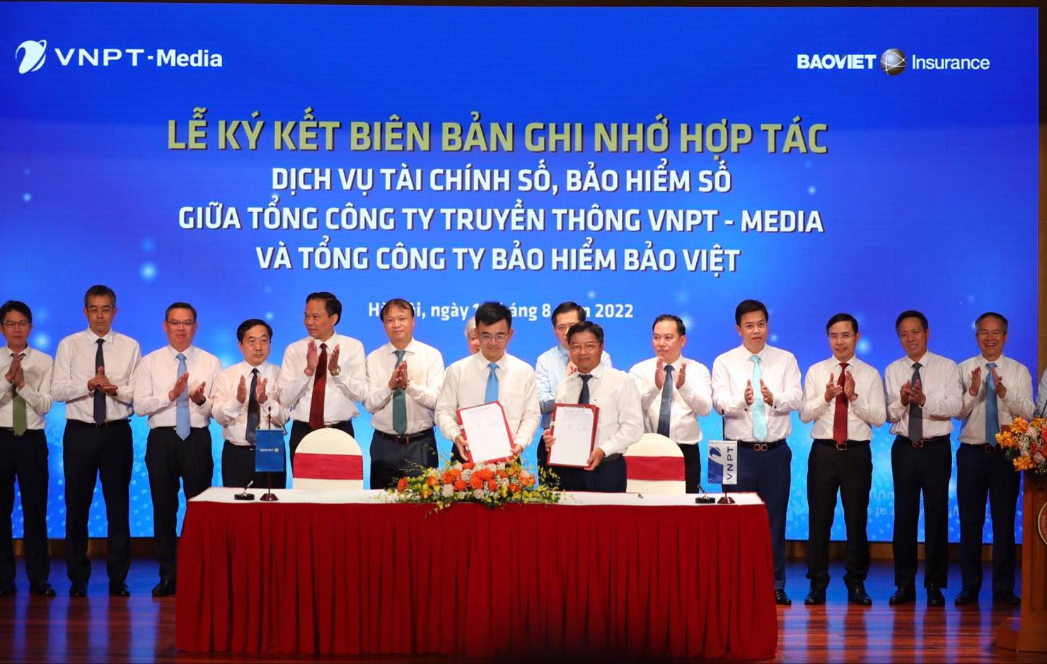 Bảo Việt và VNPT ký kết thỏa thuận hợp tác toàn diện 10 năm 2022-2032 xây dựng hệ sinh thái tài chính - bảo hiểm số nhằm mang lại giá trị bền vững hơn cho khách hàng hai bên.