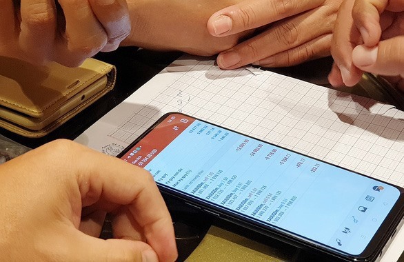Nhà đầu tư đang bị đánh tráo khái niệm về loại hình đầu tư chứng khoán quốc tế đang được chào mời hiện nay.