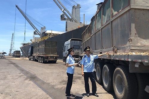 Chủ động kiến nghị bãi bỏ thủ tục không phù hợp. 