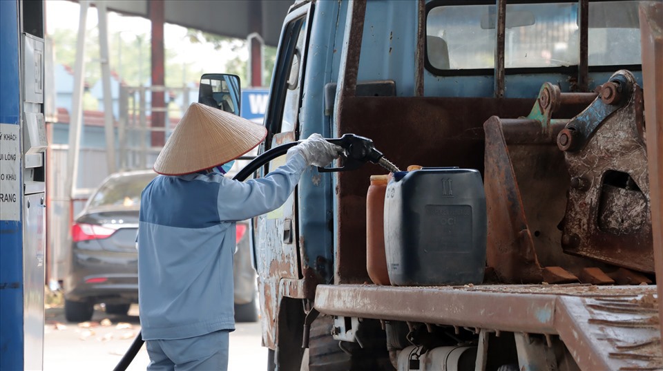 Giá dầu hỏa và dầu diesel tiếp tục có mức tăng mạnh trong kỳ điều hành vừa qua.