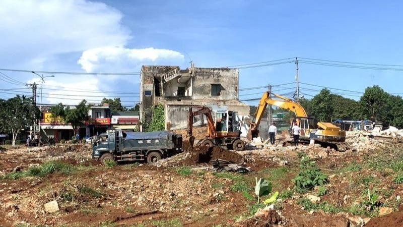 Công tác giải phóng mặt bằng chậm là một trong những lý do chính khiến việc giải ngân vốn đầu tư ở Đắk Lắk đạt thấp.
