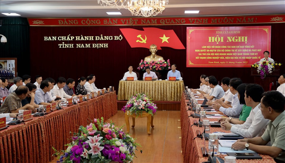  Toàn cảnh hội nghị. 