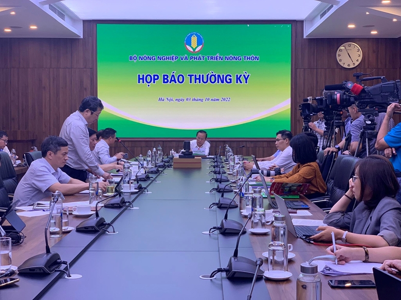  Quang cảnh buổi họp báo.