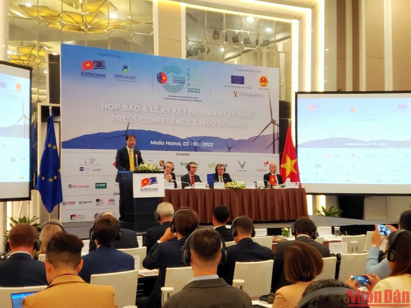 Họp báo công bố sự kiện Diễn đàn và Triển lãm Kinh tế xanh (GEFE) 2022. Ảnh: Trung Hưng