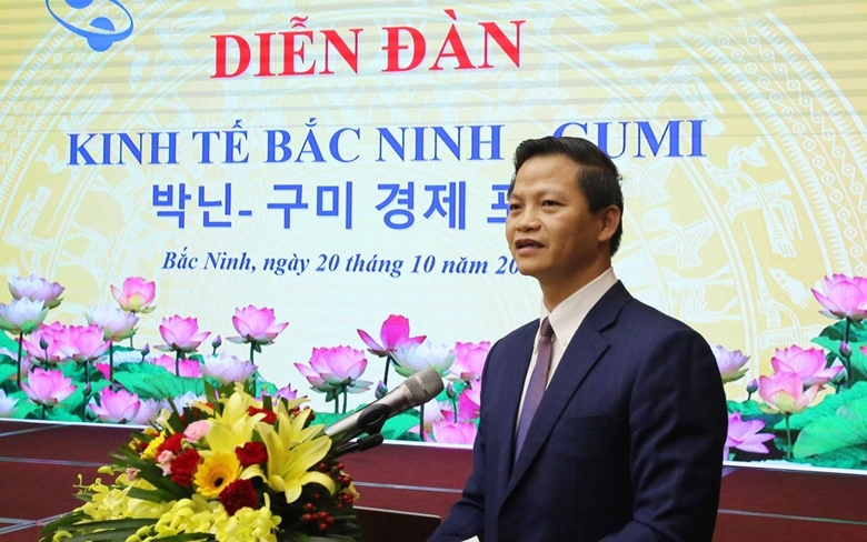 Phó Chủ tịch Thường trực UBND tỉnh Bắc Ninh Vương Quốc Tuấn phát biểu tại Diễn đàn (Ảnh: PV) 