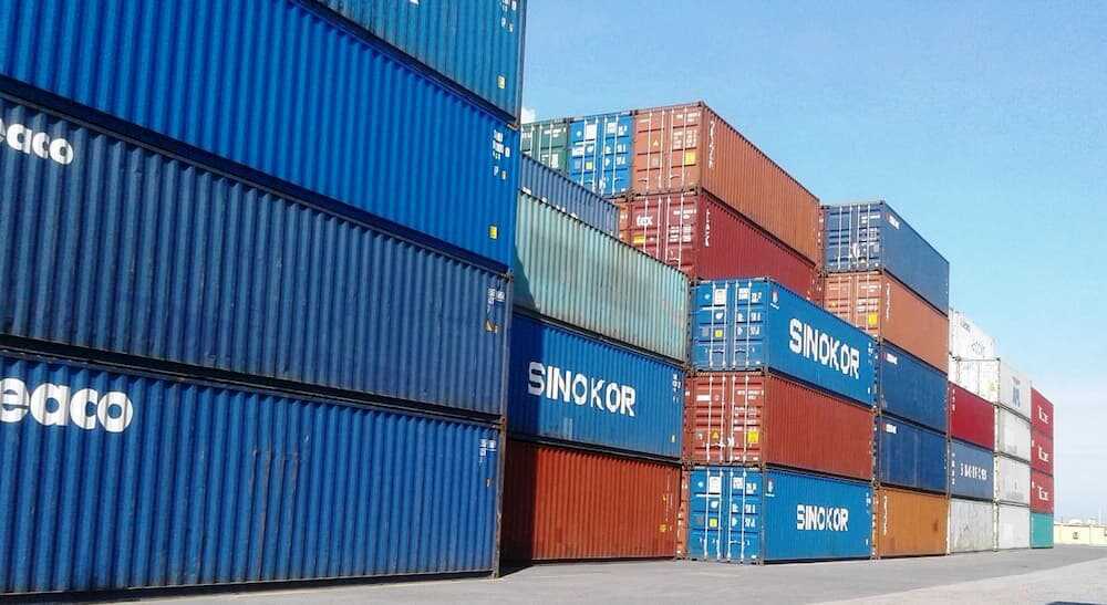 Phối hợp xử lý các ý kiến của các doanh nghiệp xuất nhập khẩu trong và ngoài nước.