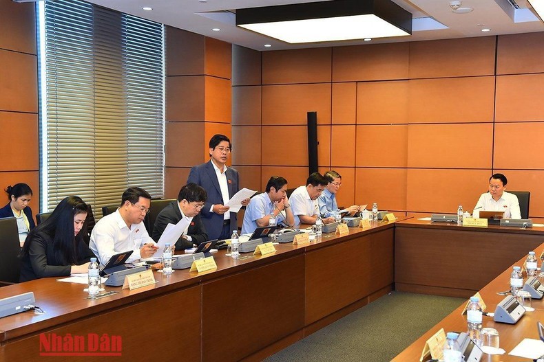 Đại biểu Dương Văn Phước (Quảng Nam) phát biểu. Ảnh: Thủy Nguyên.
