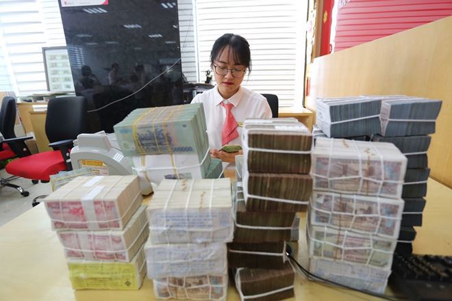 Các ngân hàng đẩy mạnh hoạt động dịch vụ nhằm giảm dần sự lệ thuộc vào hoạt động tín dụng. Nguồn: Internet