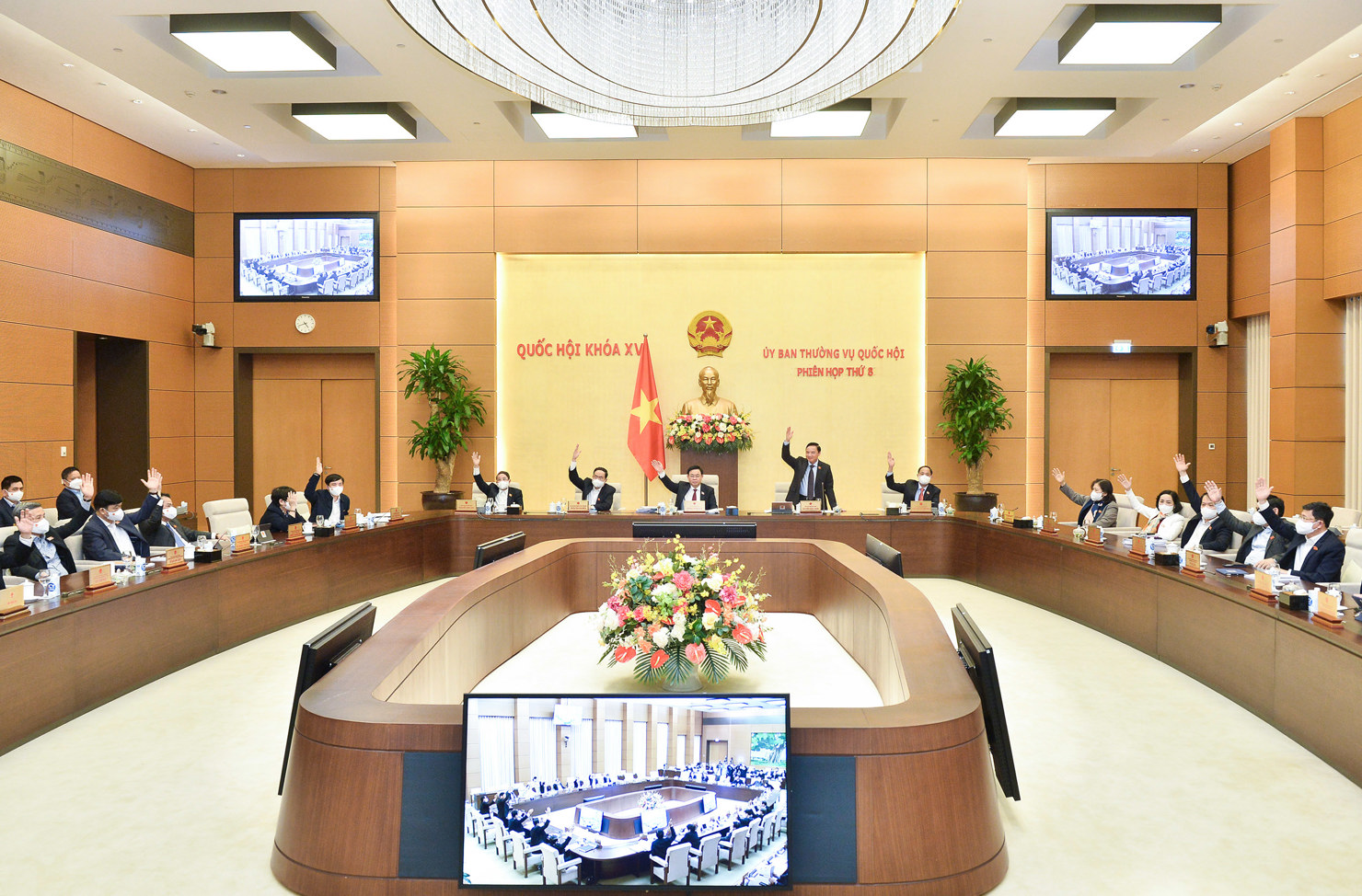 Ủy ban Thường vụ Quốc hội biểu quyết thông qua dự thảo Nghị quyết về việc thành lập các phường thuộc thị xã Phổ Yên và thành lập TP. Phổ Yên, tỉnh Thái Nguyên.