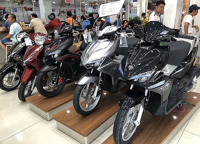 Nhiều đại lý cho rằng đây là tháng thấp điểm mua xe nên tung khuyến mãi để kích cầu. Nguồn: Internet
