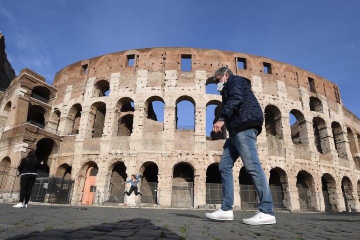 Cảnh vắng vẻ tại Rome, Italy, ngày 10/3 trong bối cảnh dịch bệnh Covid-19 lan rộng. Nguồn: THX.
