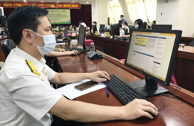 Ngành Thuế tăng cường hỗ trợ người nộp thuế bằng nhiều cách khác nhau, giúp thực hiện kỳ quyết toán thuế năm 2022 đúng hạn và hiệu quả.