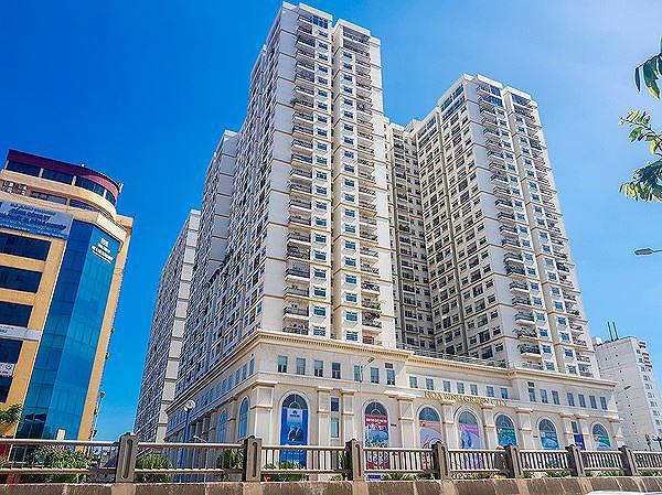 Chung cư cao cấp Hòa Bình Green City (505 Minh Khai, phường Vĩnh Tuy, quận Hai Bà Trưng) của Công ty TNHH Hòa Bình từng được quảng cáo dát vàng nhưng nằm trong danh sách các công trình tồn động vi phạm xây dựng. Nguồn: tienphong.vn