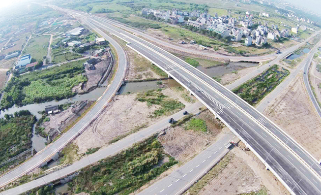 Sốt đất không chỉ ở các dự án đã có quy hoạch mà xảy ra tình trạng này ở cả đất nông nghiệp, đất rừng nhằm lập các dự án phân lô bán nền trái quy định. Nguồn: Internet
