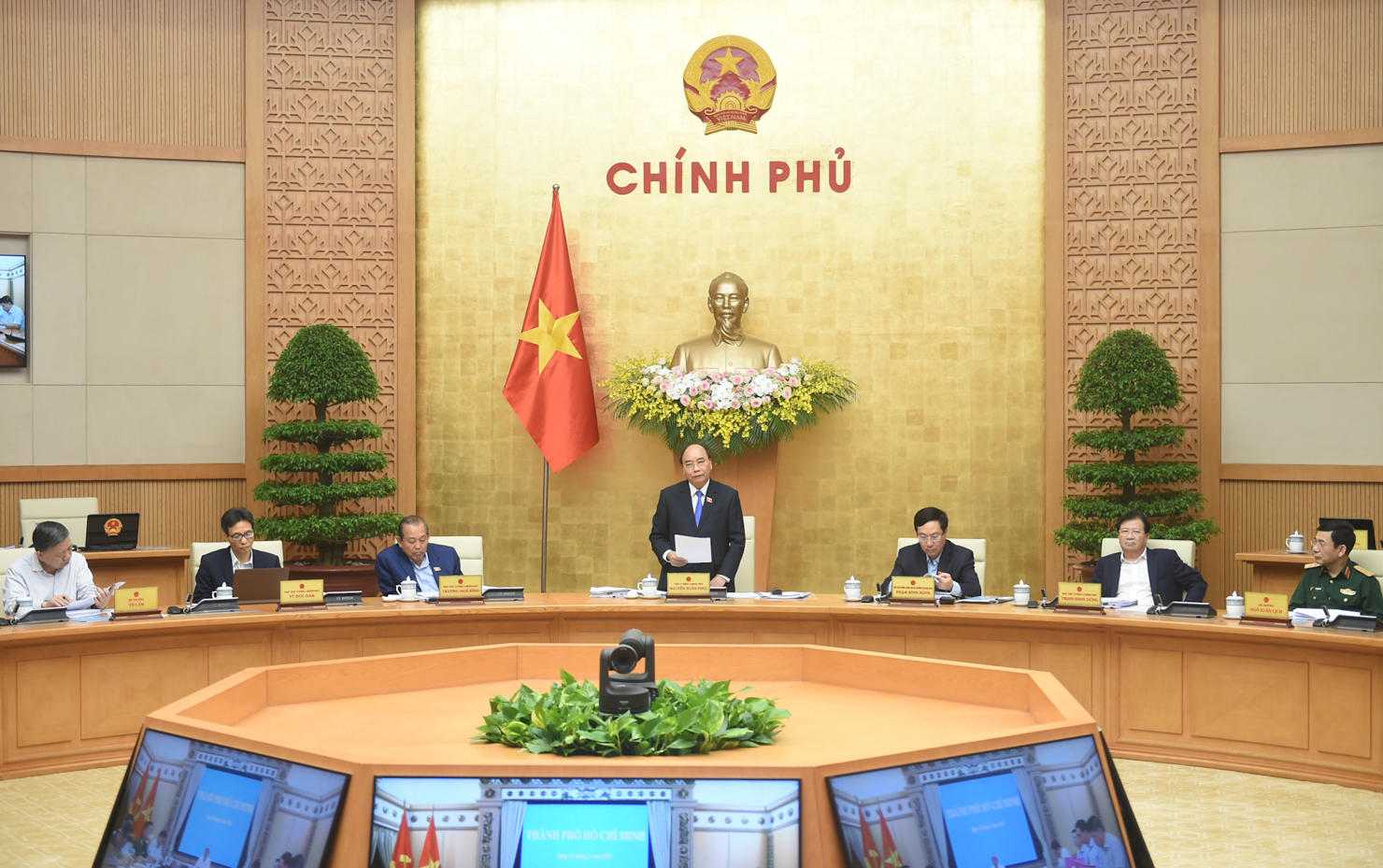 To&agrave;n cảnh&nbsp;Phi&ecirc;n họp Ch&iacute;nh phủ thường kỳ th&aacute;ng 3/2021. Nguồn: chinhphu.vn