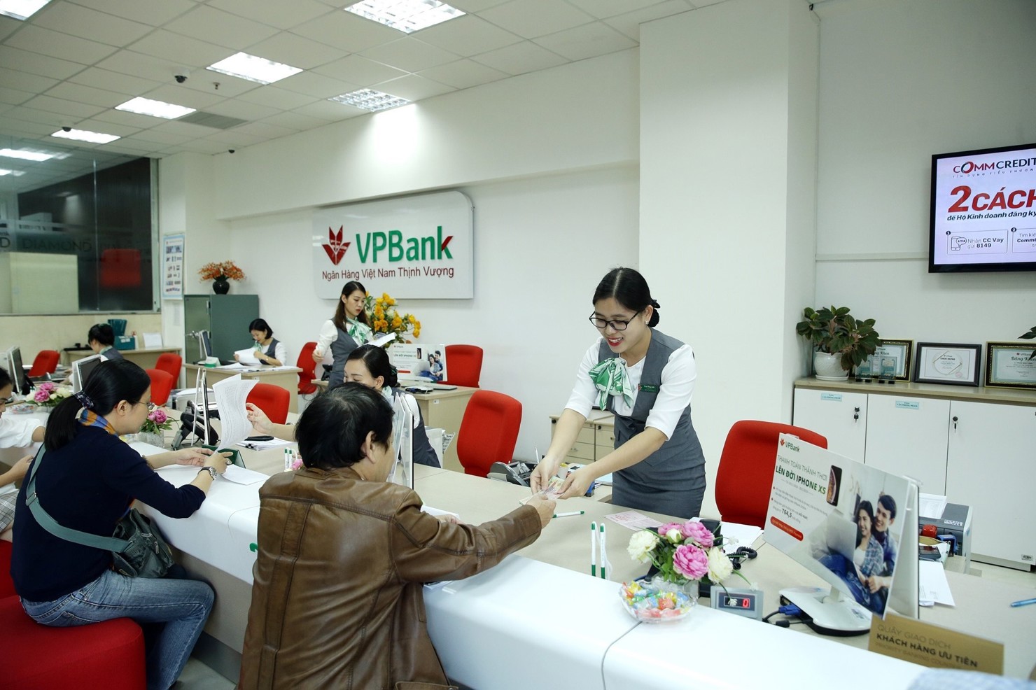 Kết thúc năm 2018, hệ số CAR theo tiêu chuẩn Basel II của VPBank là 11,2%.