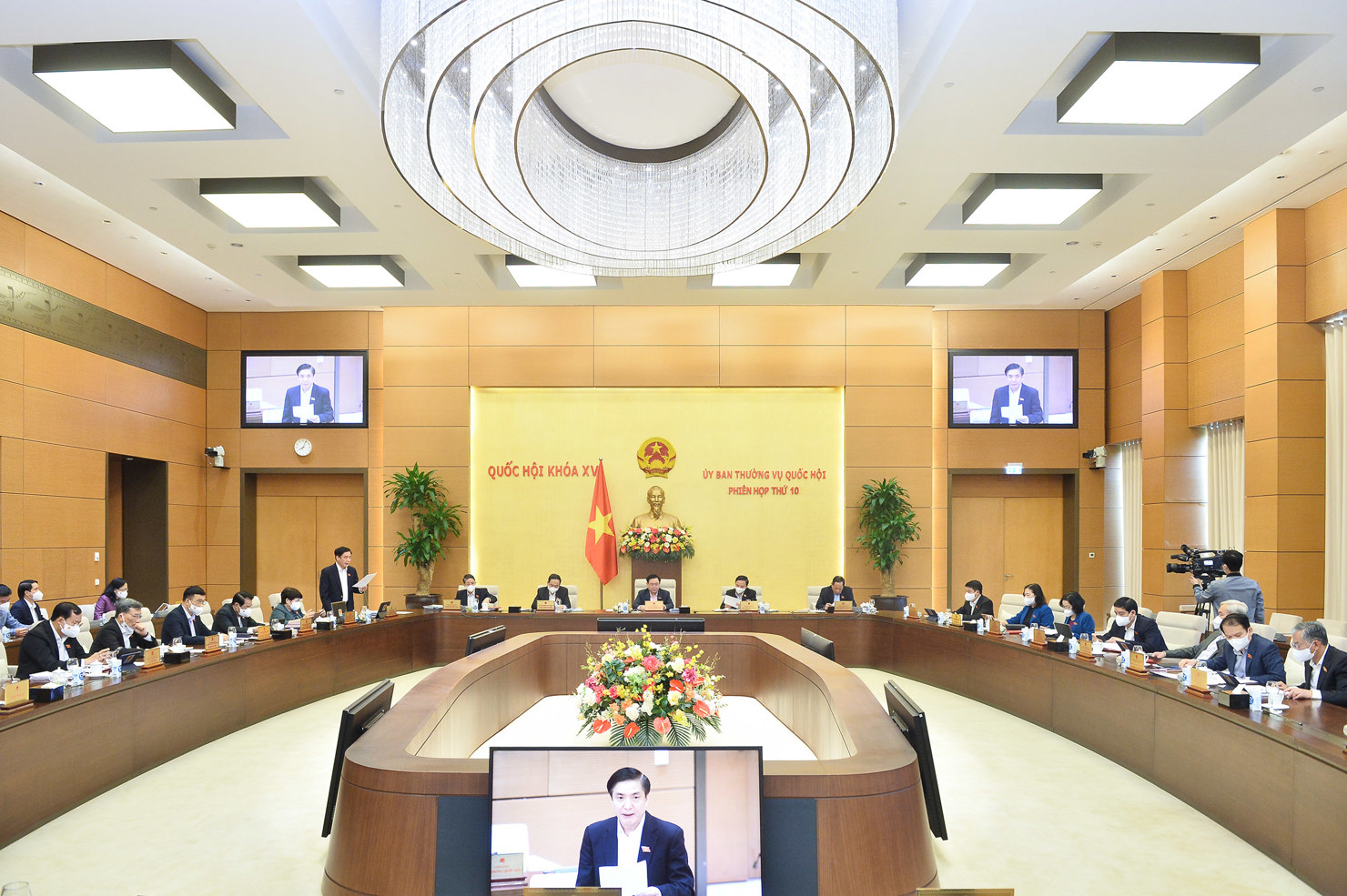 Toàn cảnh phiên họp.