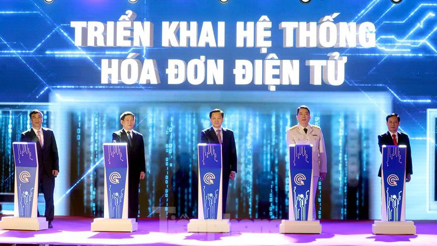 Hội nghị công bố triển khai hệ thống hóa đơn điện tử diễn ra sáng ngày 21/11/2021.