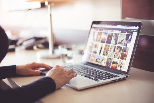 Lơ là với quyền bảo mật riêng tư khi online có thể khiến người dùng dễ dàng trở thành mục tiêu tấn công của tội phạm mạng.
