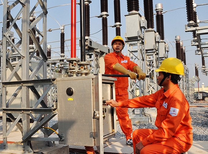 Điều chỉnh mức giá bán lẻ điện bình quân phù hợp với điều kiện phát triển kinh tế - xã hội.