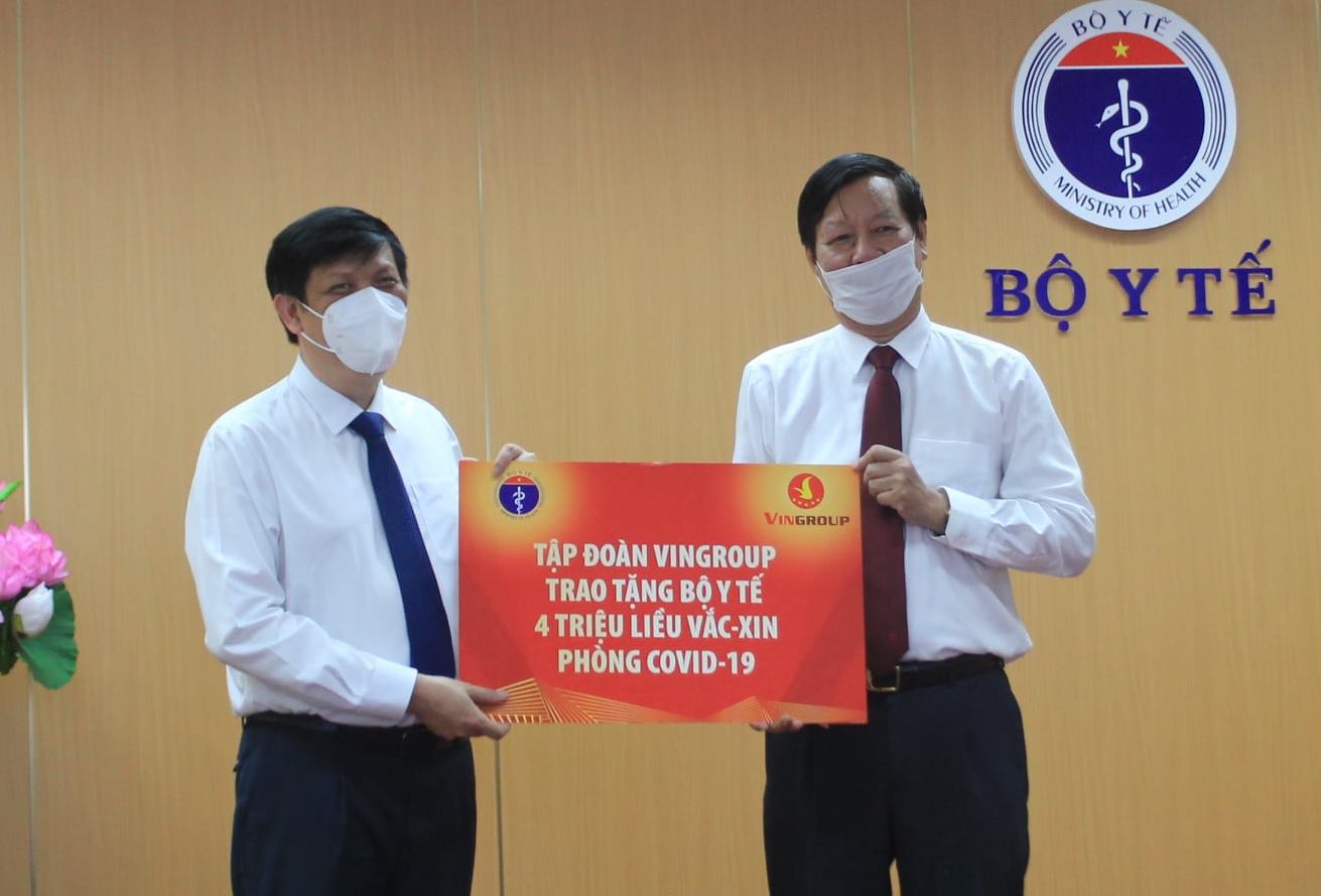 Nhiều doanh nghiệp và ngân hàng đóng góp mua vaccine Covid-19.