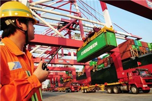 Nếu đàm phán thương mại Mỹ - Trung bị trì hoãn, không thỏa thuận nào được đưa ra và Mỹ áp thuế 25% đối với hơn 300 tỷ USD hàng hóa còn lại của Trung Quốc, chúng ta sẽ chứng kiến kinh tế toàn cầu dần rơi vào suy thoái. Nguồn: Internet