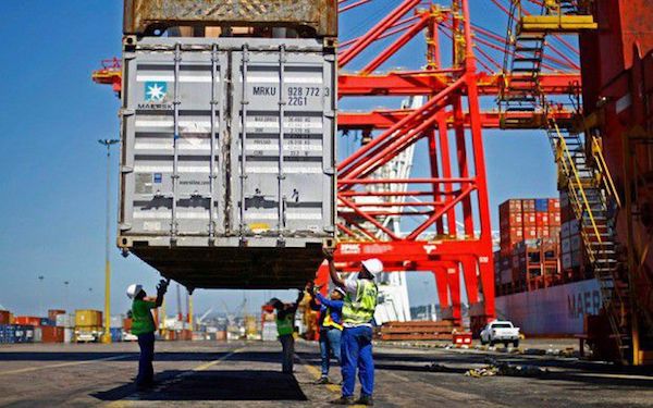 IMF liên tục hạ dự báo tăng trưởng toàn cầu trong năm 2019 và 2020 xuống còn 3,5 và 3,3%. Nguồn: Internet.
