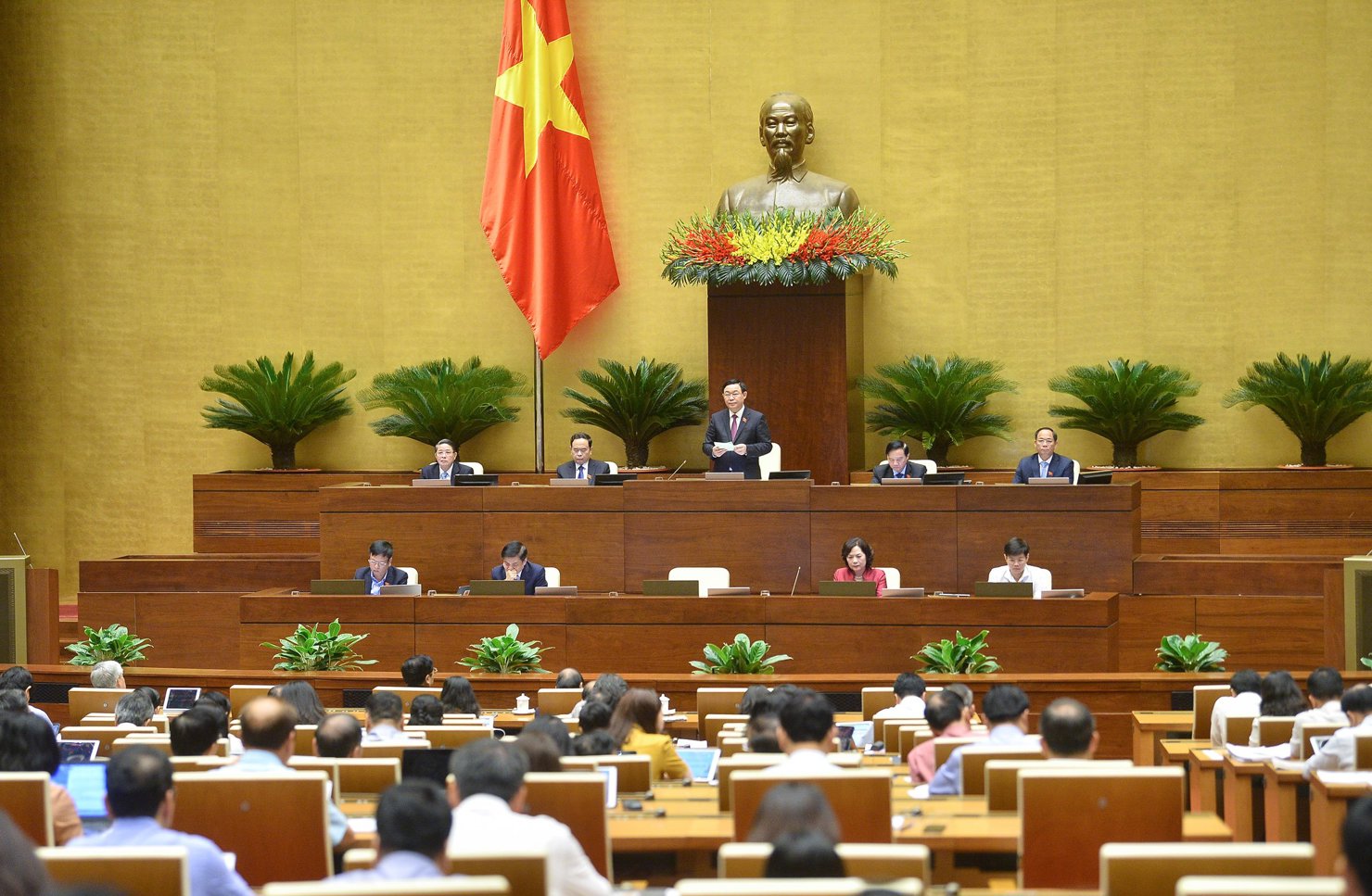 Chủ tịch Quốc hội Vương Đình Huệ phát biểu kết thúc nội dung chất vấn đối với lĩnh vực Ngân hàng.