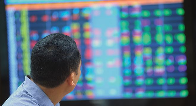 Tháng 6, nếu VN-Index đánh mất vùng hỗ trợ 920 điểm, thì có thể sẽ quay trở lại 900 điểm. Nguồn: Internet.
