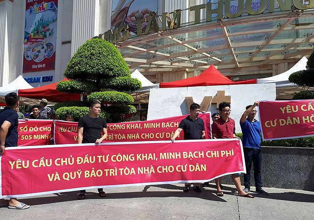 Việc chậm trễ bàn giao quỹ bảo trì là nguyên nhân chính dẫn đến "bùng nổ" tranh chấp giữa chủ đầu tư và cư dân. Nguồn: tienphong.vn.