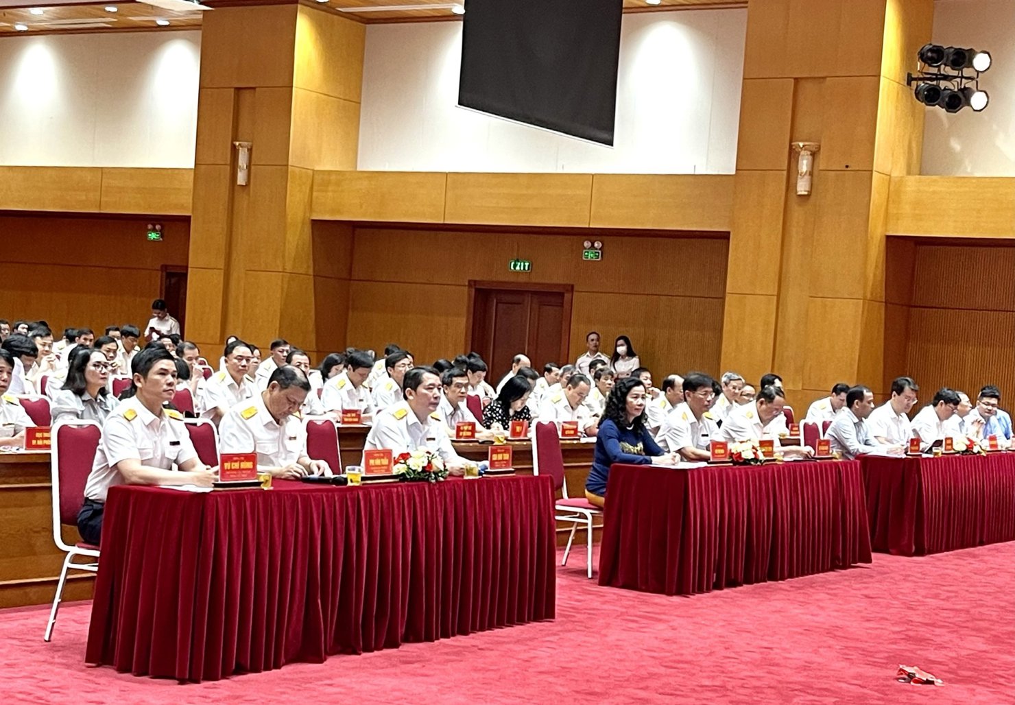 Các đại biểu tham dự Hội nghị.