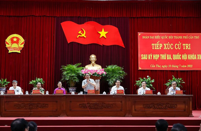Thủ tướng Chính phủ Phạm Minh Chính cùng các đại biểu thuộc Đoàn đại biểu Quốc hội TP. Cần Thơ tiếp xúc cử tri TP. Cần Thơ. Nguồn:chinhphu.vn