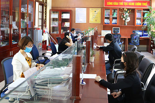 Cục Thuế Lào Cai quyết liệt các biện pháp thu nợ thuế theo quy trình quản lý nợ, cưỡng chế nợ thuế, đồng thời phối hợp chặt chẽ với các cơ quan chức năng xử lý thu hồi nợ kịp thời vào NSNN.