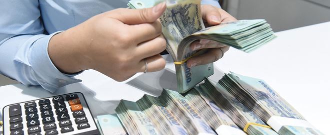 Từ đầu năm đến nay, lãi suất huy động kỳ hạn dài tại các ngân hàng thực sự là cuộc cạnh tranh khốc liệt. Nguồn: Internet.