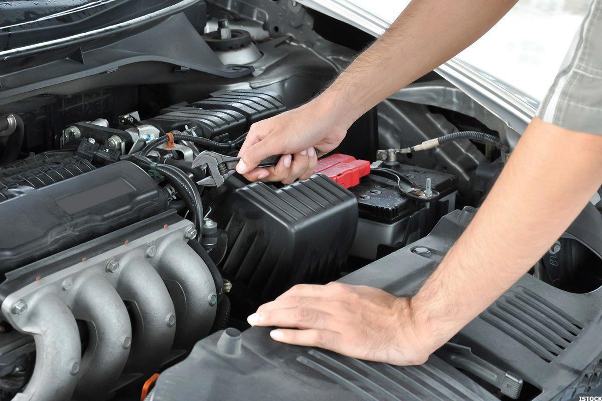 Không ít chủ xe sau một thời gian kham không nổi chi phí khá lớn cho "xế cưng" đã phải chấp nhận bán lỗ cả trăm triệu đồng. Nguồn: Internet.