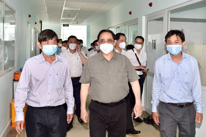 Thủ tướng Chính phủ Phạm Minh Chính kiểm tra công tác phòng chống dịch tại Tây Ninh trong tháng 7/2021. Nguồn: chinhphu.vn