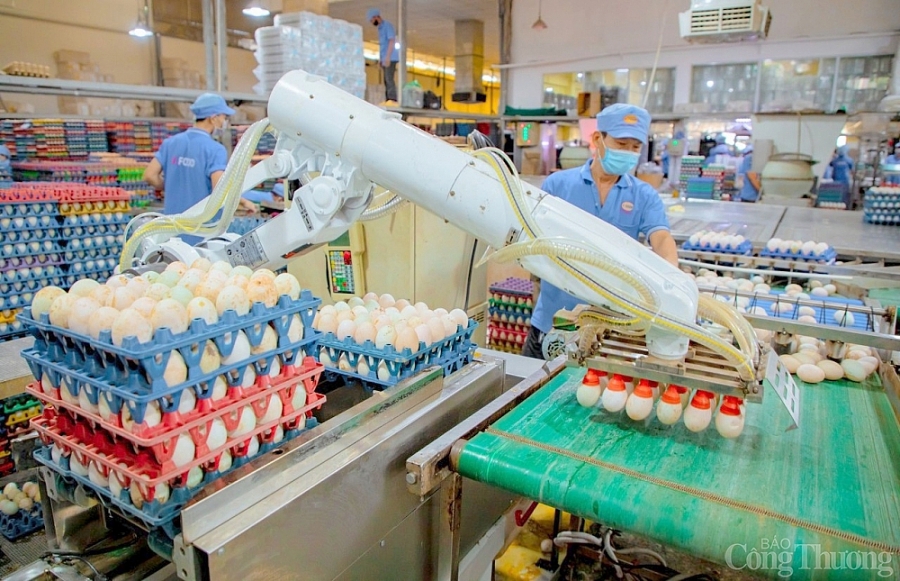 Nhiều doanh nghiệp ngành lương thực thực phẩm áp dụng chặt chẽ, bảo đảm phương án sản xuất “3 tại chỗ" để không đứt gãy chuỗi cung ứng hàng hóa thiết yếu