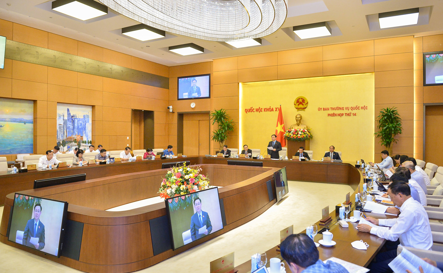Chủ tịch Quốc hội Vương Đình Huệ chủ trì khai mạc Phiên họp thứ 14 của Ủy ban Thường vụ Quốc hội.