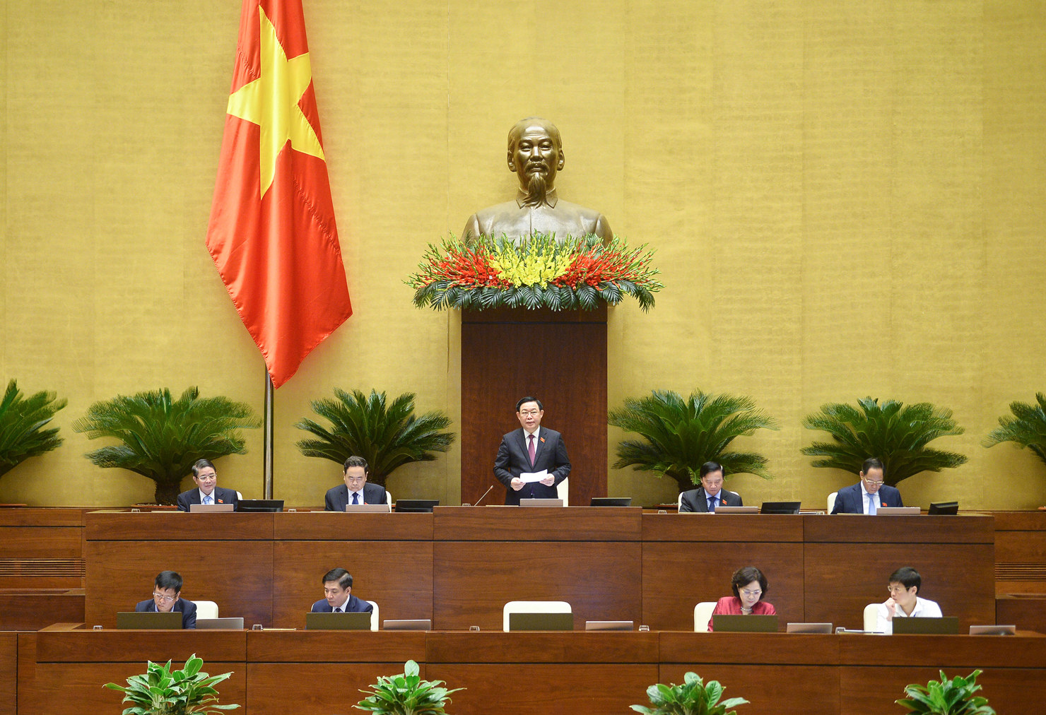Chủ tịch Quốc hội Vương Đình Huệ chủ trì Phiên chất vấn tại Phiên họp thứ 14 của Ủy ban Thường vụ Quốc hội.