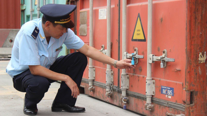 Trường hợp cần thiết vẫn tiến hành kiểm tra sau thông quan để kịp thời phát hiện, ngăn chặn hành vi vi phạm pháp luật.