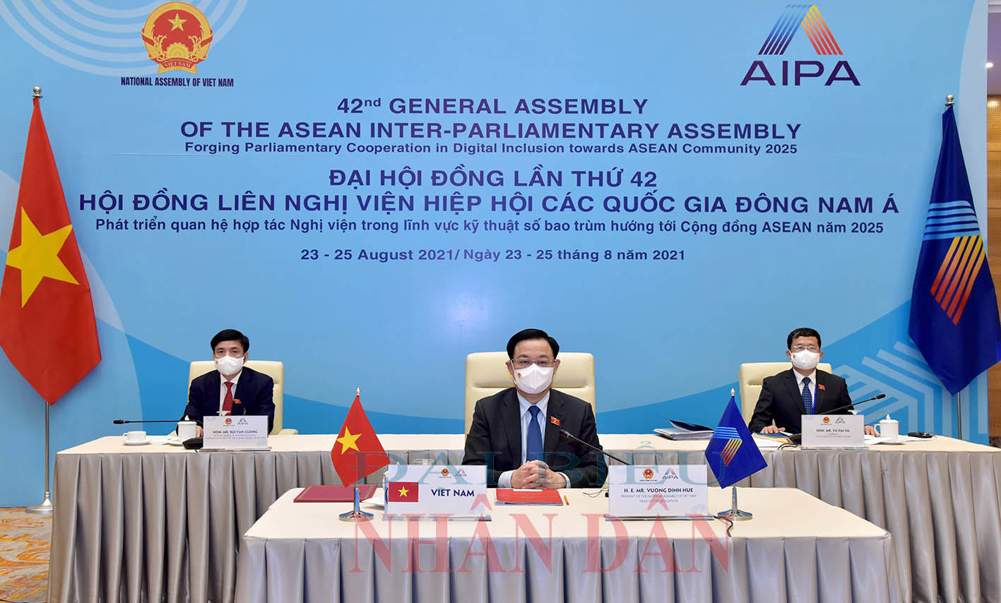 Chủ tịch Quốc hội Vương Đình Huệ - Trưởng đoàn biểu cấp cao Quốc hội Việt Nam tham dự Lễ bế mạc.