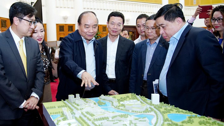Nhà nước khuyến khích và có các cơ chế, chính sách ưu đãi, hỗ trợ để tạo môi trường nghiên cứu và phát triển, đầu tư kinh doanh thuận lợi tối đa tại Trung tâm nhằm thu hút nhân tài.