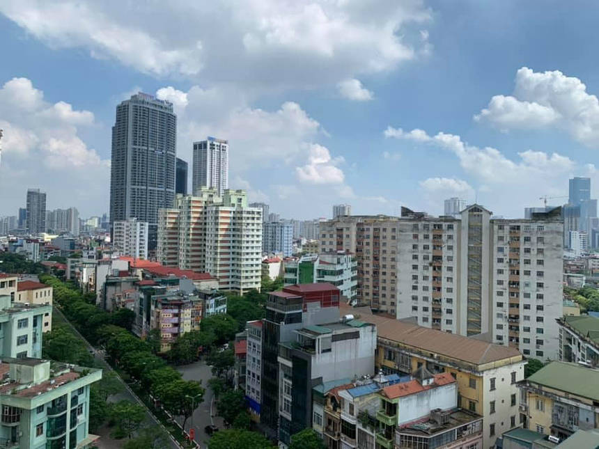 Các chuyên gia bất động sản cho rằng, việc các nhà đầu tư "bắt đáy" thị trường là bước đi khôn ngoan vì sẽ đón đầu giai đoạn vàng của thị trường trong thời gian tới.