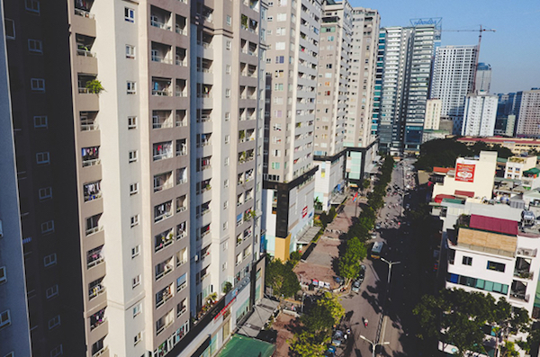 Việc cấp phép bừa bãi và quá trình xây dựng vi phạm những quy chuẩn khiến Hà Nội đang phải trả giá.