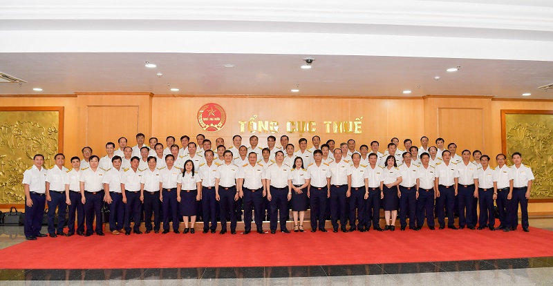 Tổng cục trưởng Cao Anh Tuấn cùng tập thể lãnh đạo Tổng cục Thuế và lãnh đạo Cục Thuế các tỉnh, thành phố.